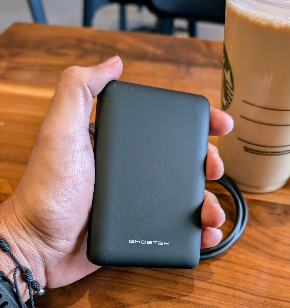 Bateria portatil Magsafe 10,000 Mah - Ghostek — imagen 8 de 9