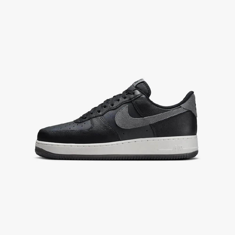 NIKE AIR FORCE 1 ‘07 LV8  - HOMBRE